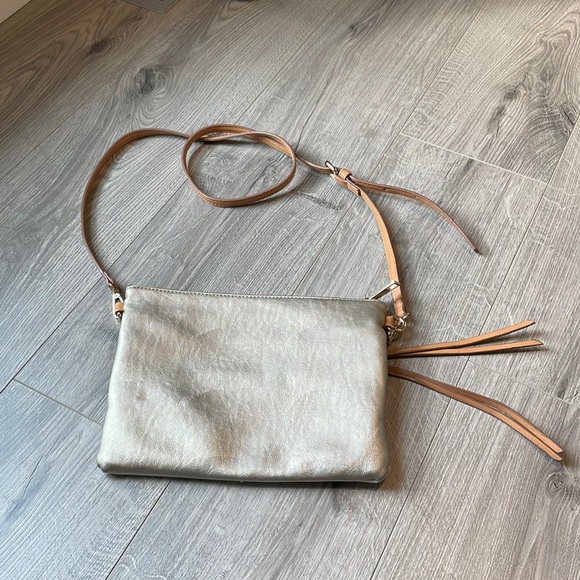 Sondra Roberts Squared gold and white cross shoulder bag. - Picture 3 of 10